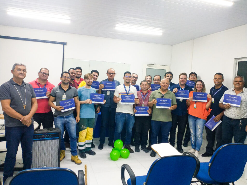 Faculdade de Ensino Portal (FEP) capacita equipe da Cagece com sucesso em curso NR-10 de segurança elétrica